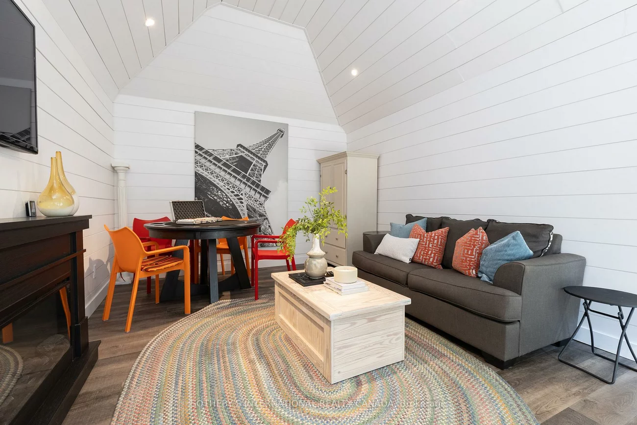 2, Rexford, Runnymede-Bloor West Village, Toronto