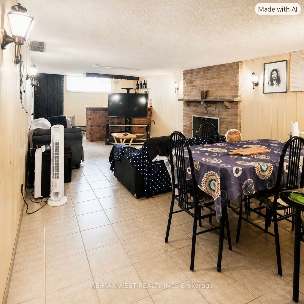 65, Ridge Point, Brookhaven-Amesbury, Toronto