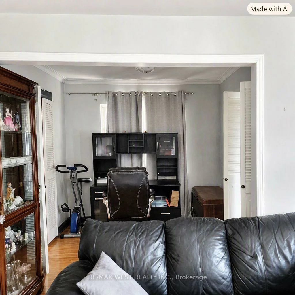65, Ridge Point, Brookhaven-Amesbury, Toronto