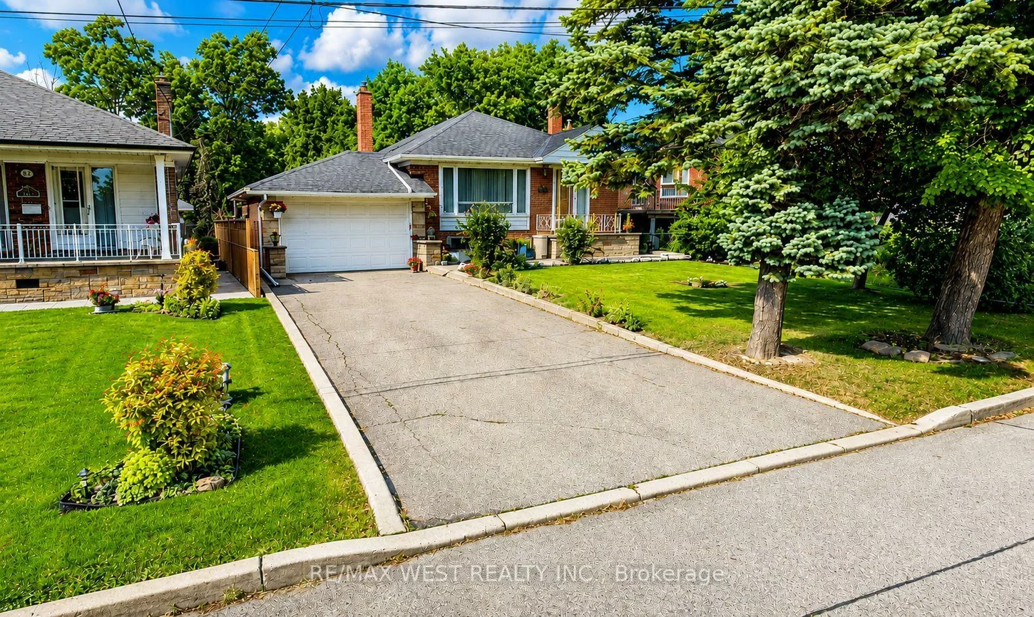 65, Ridge Point, Brookhaven-Amesbury, Toronto