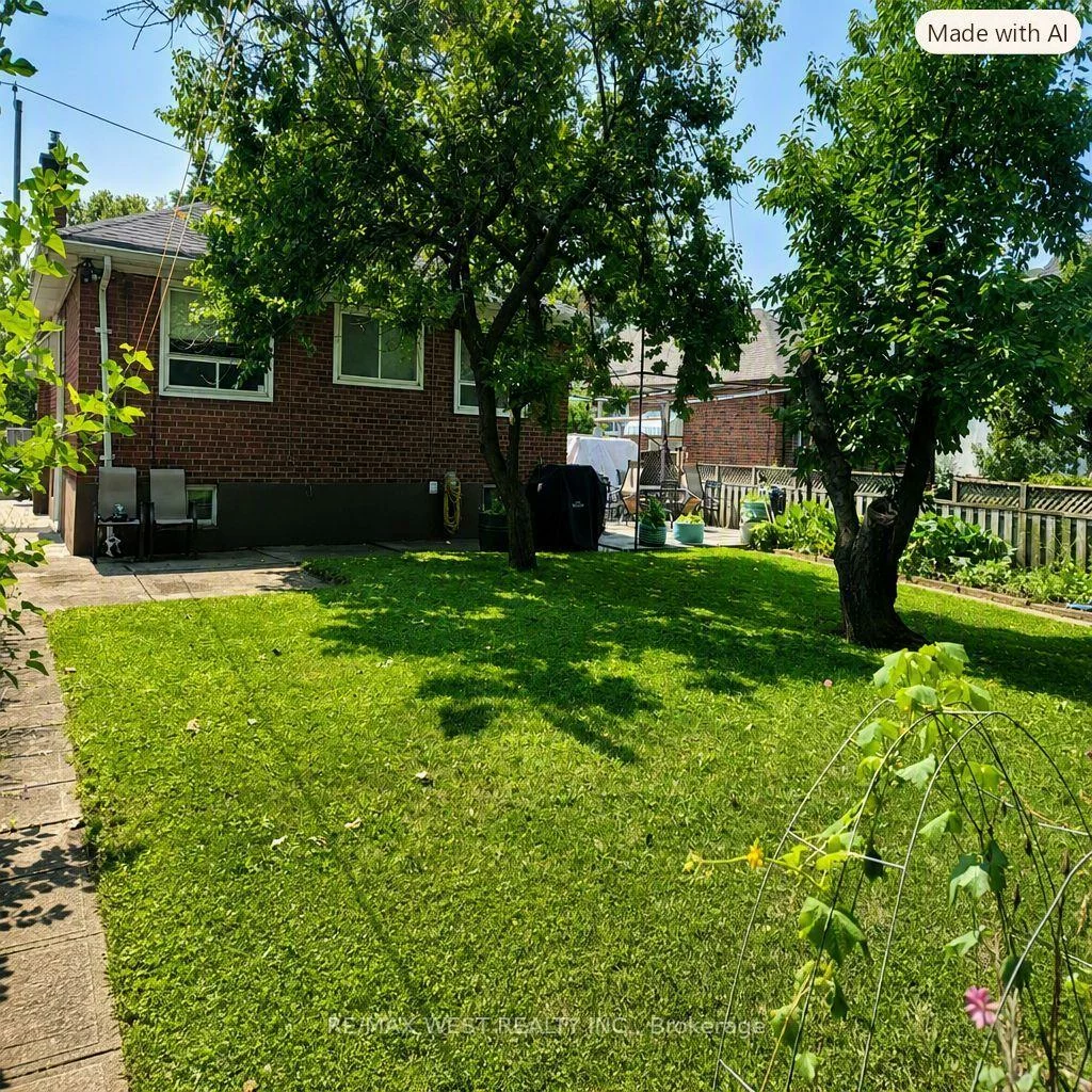65, Ridge Point, Brookhaven-Amesbury, Toronto