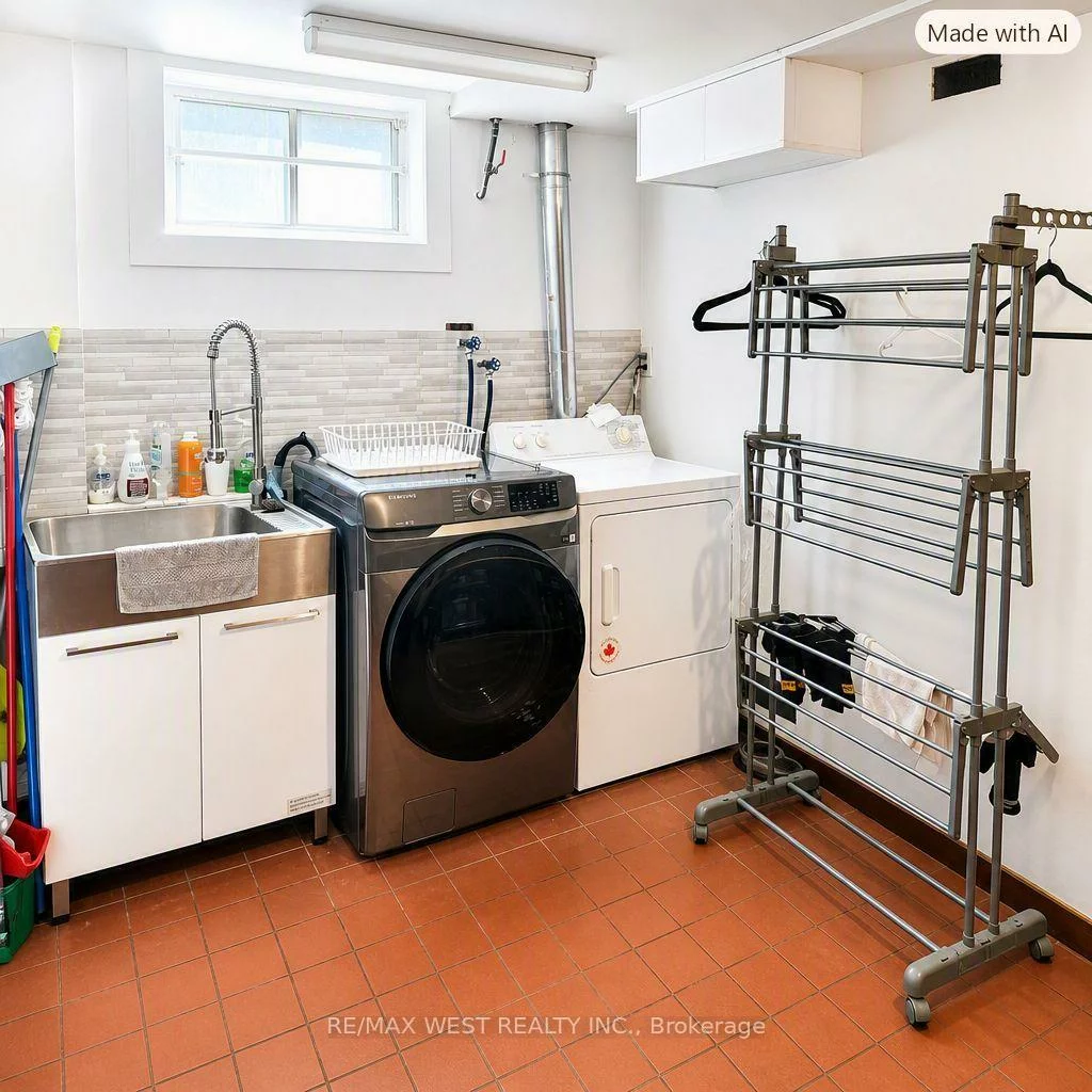65, Ridge Point, Brookhaven-Amesbury, Toronto