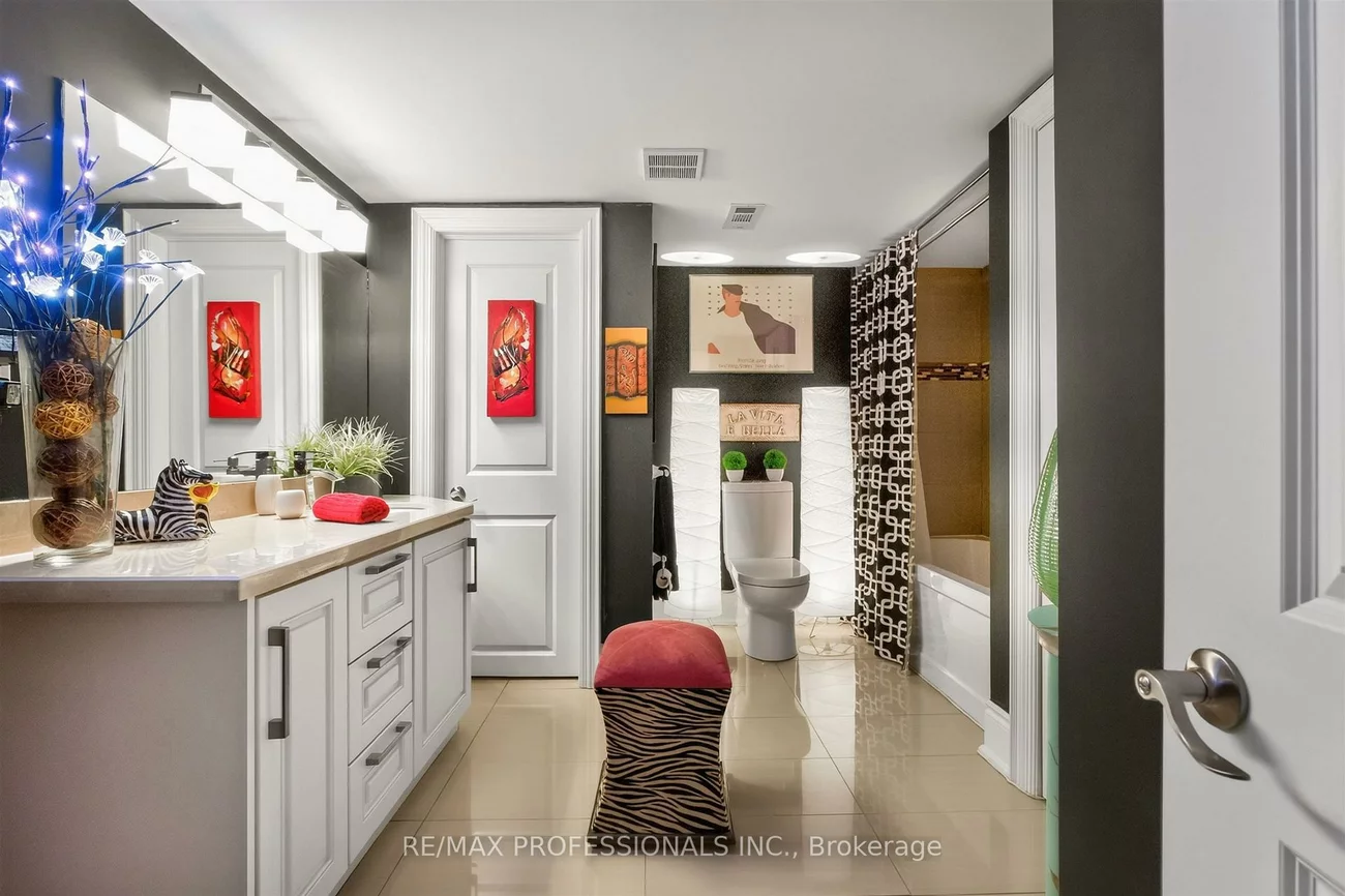 2, Charleston, Islington-City Centre West, Toronto