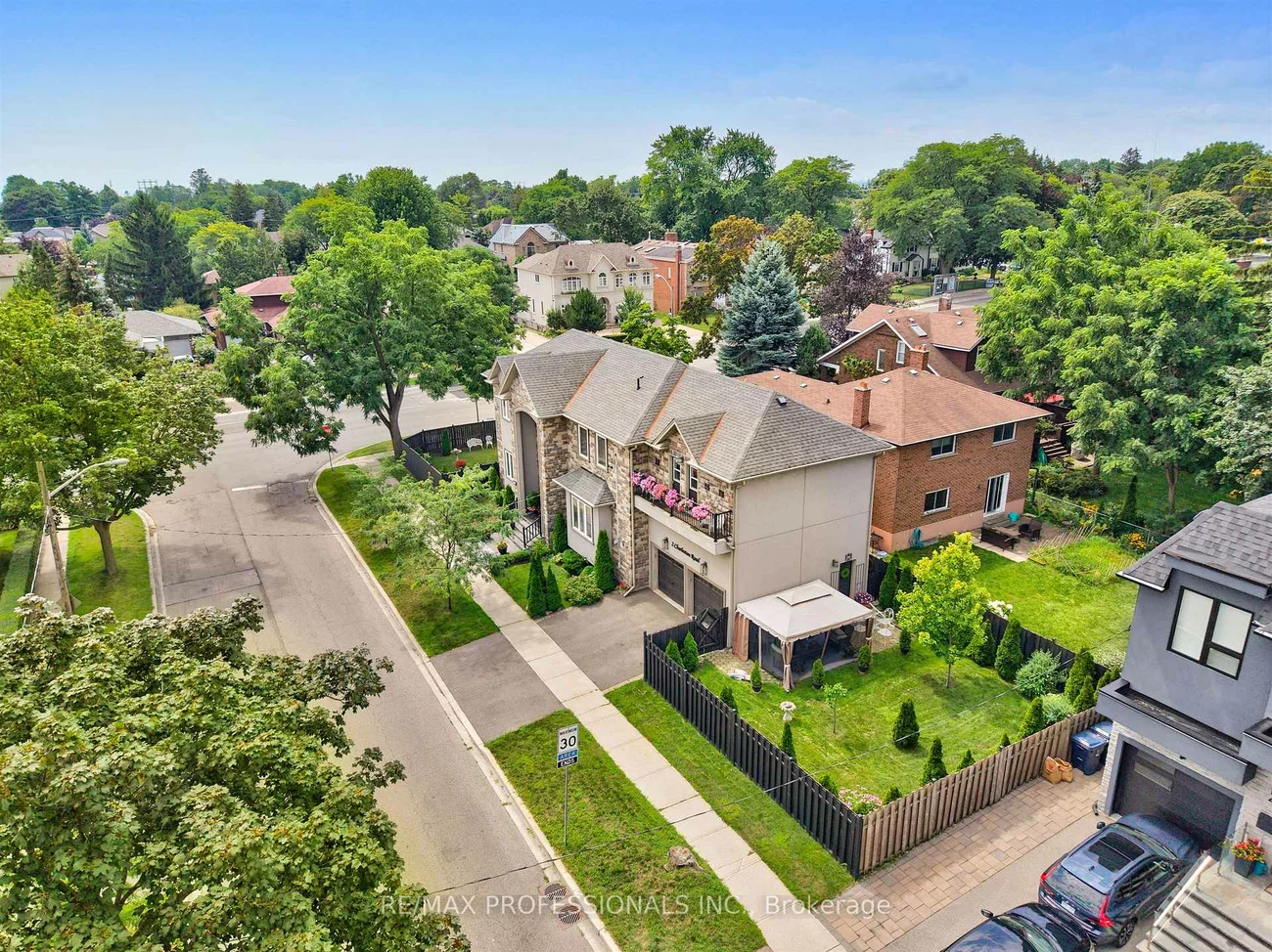 2, Charleston, Islington-City Centre West, Toronto