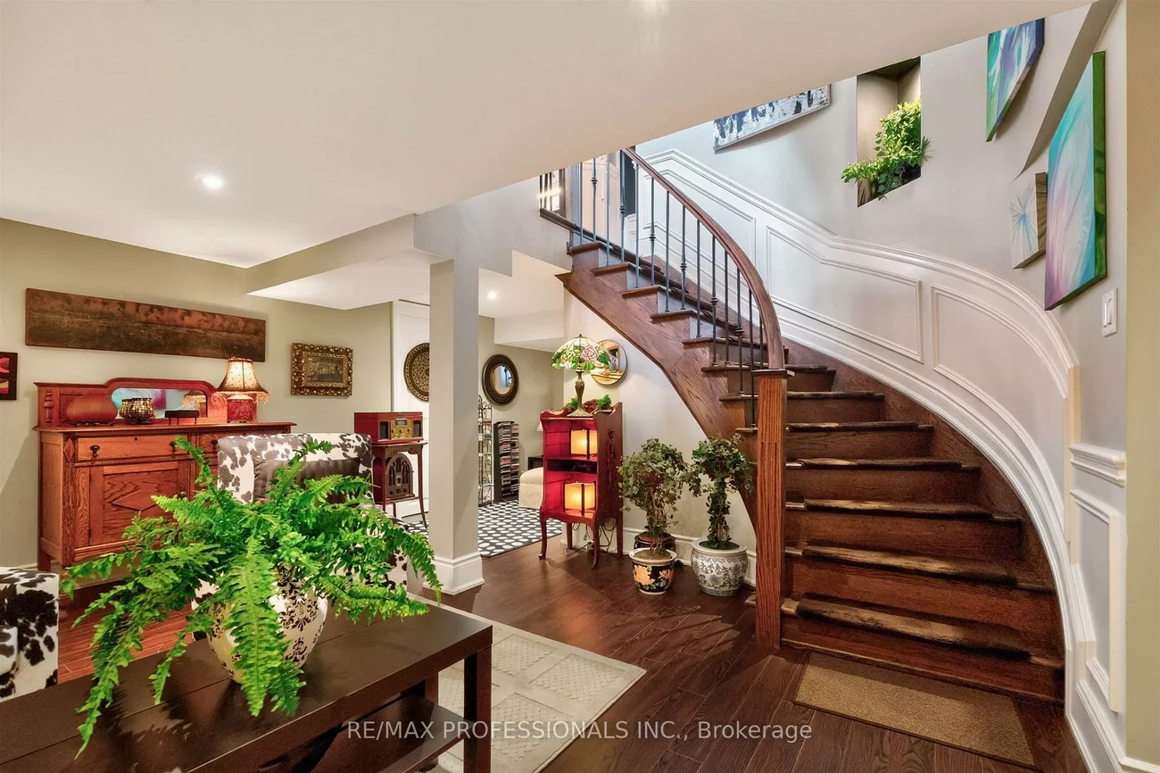 2, Charleston, Islington-City Centre West, Toronto