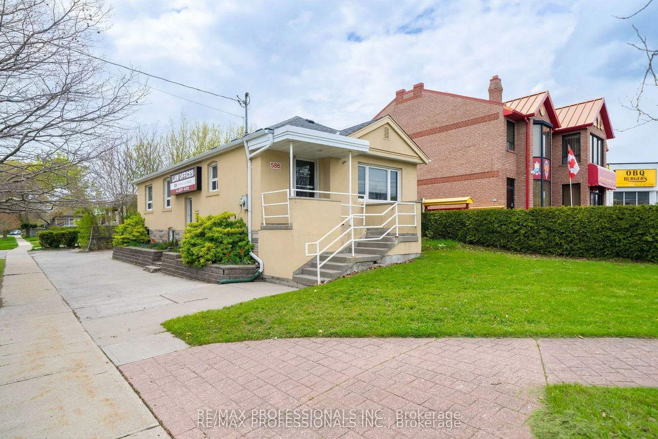 586, Browns, Alderwood, Toronto