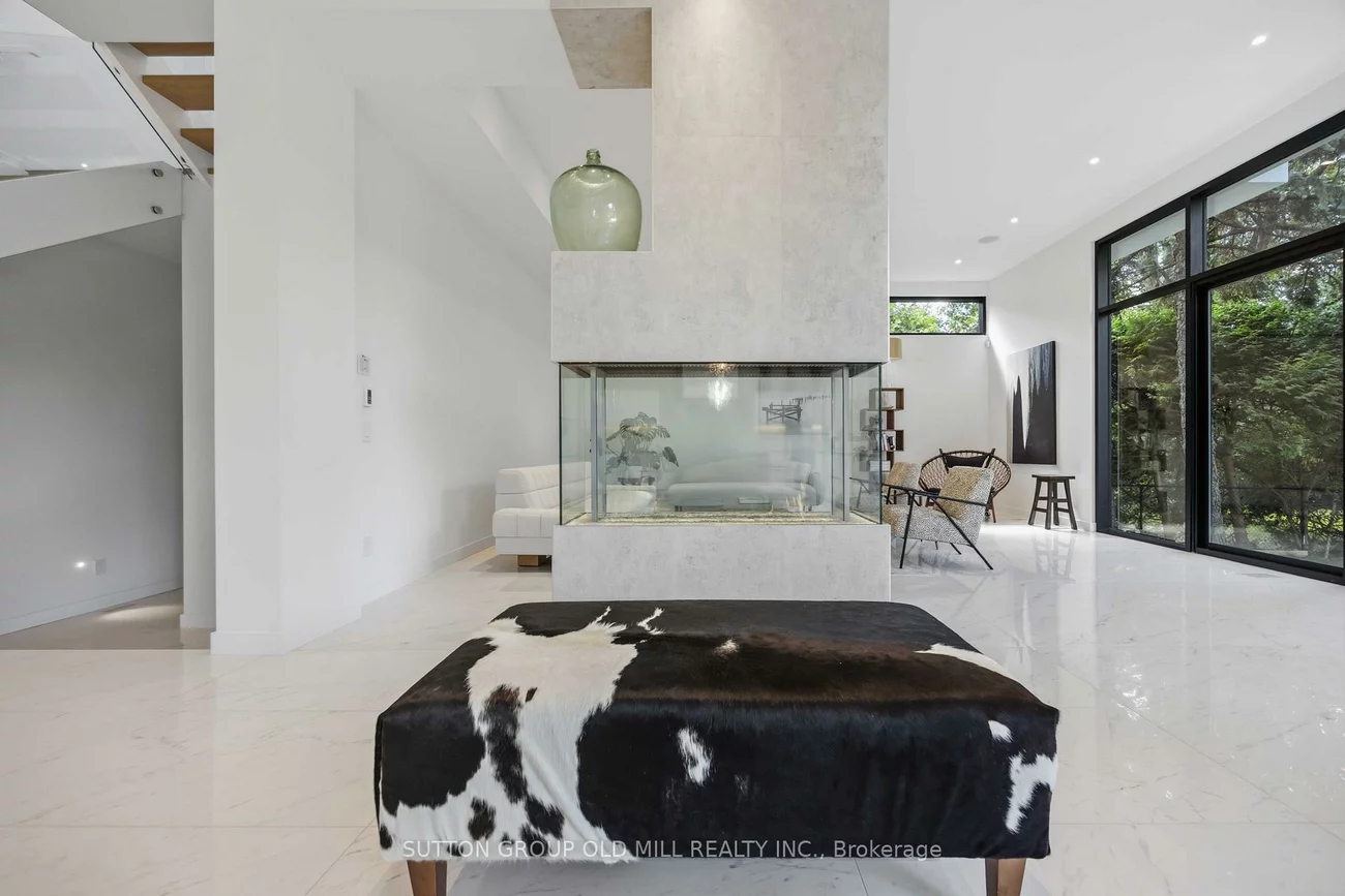 18, Herne, Edenbridge-Humber Valley, Toronto