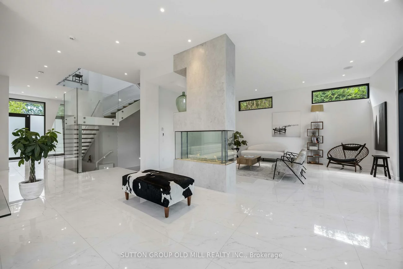 18, Herne, Edenbridge-Humber Valley, Toronto