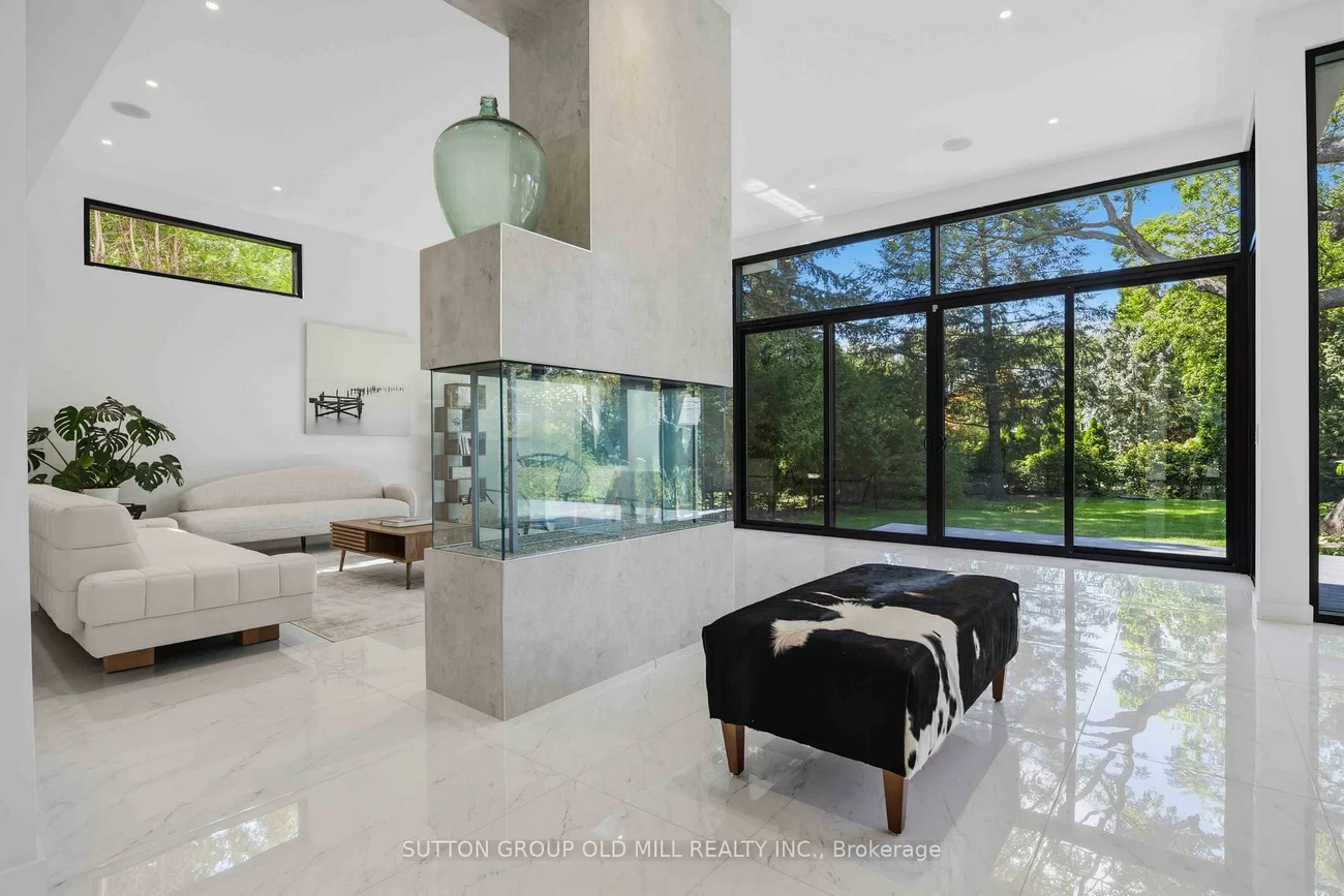 18, Herne, Edenbridge-Humber Valley, Toronto