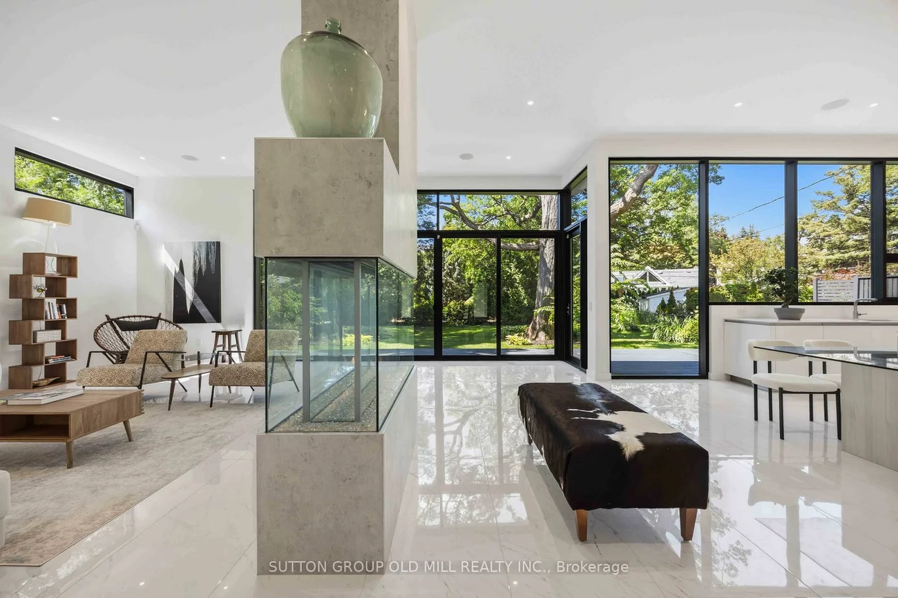 18, Herne, Edenbridge-Humber Valley, Toronto