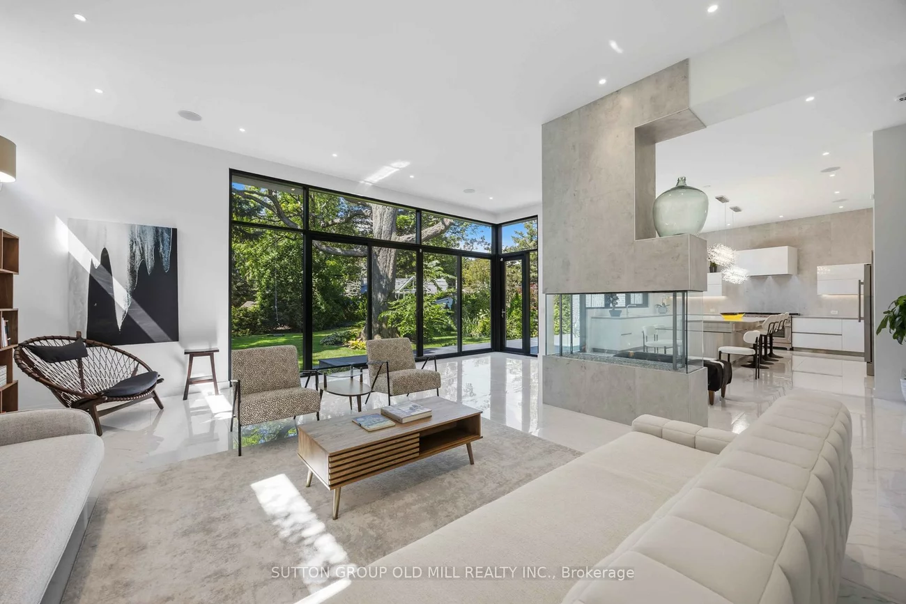 18, Herne, Edenbridge-Humber Valley, Toronto