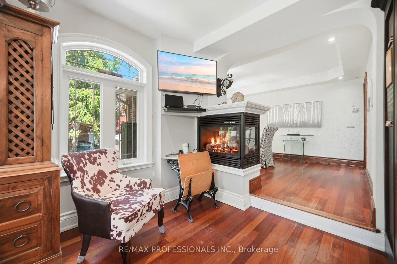 29, Mattice, Islington-City Centre West, Toronto