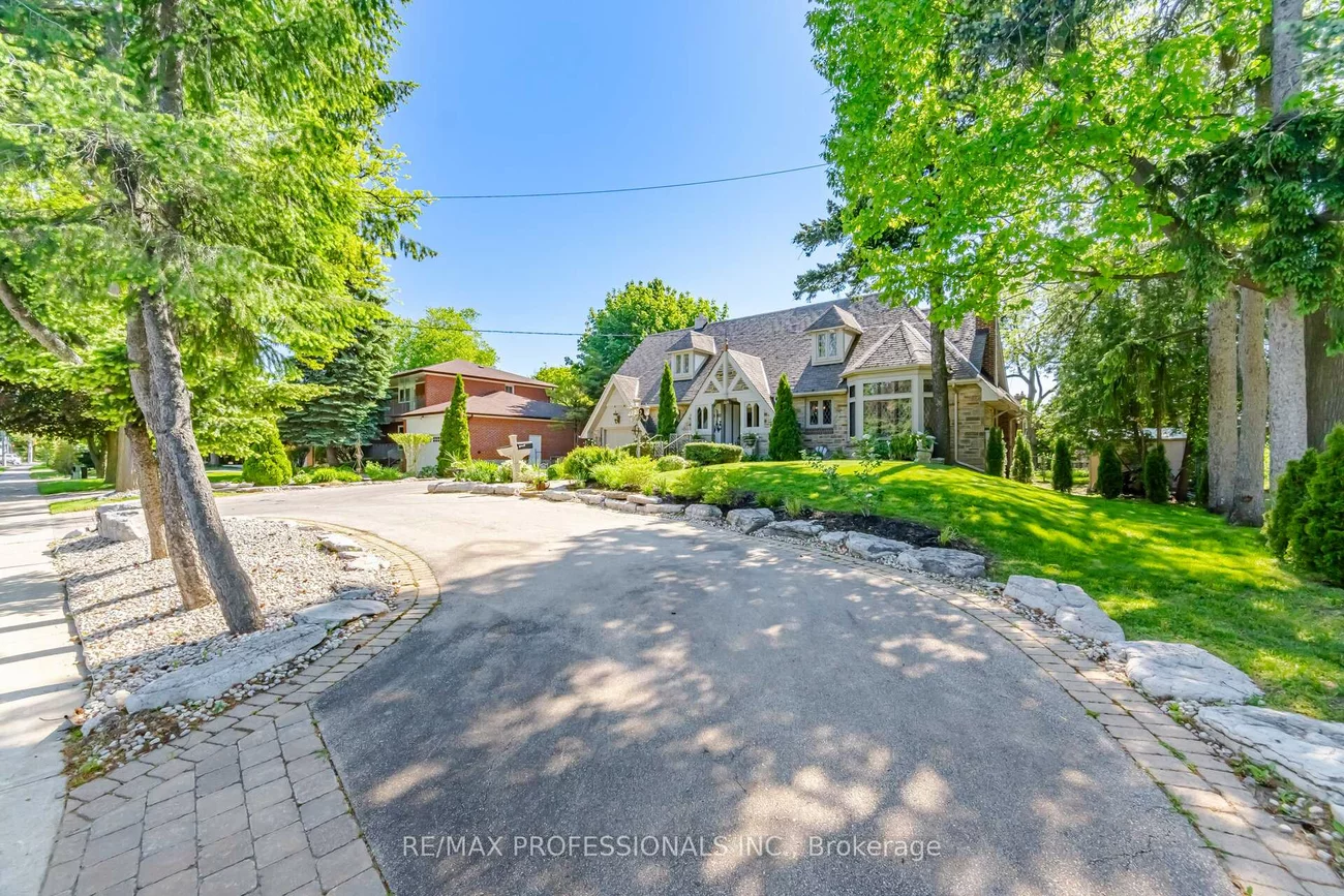 29, Mattice, Islington-City Centre West, Toronto