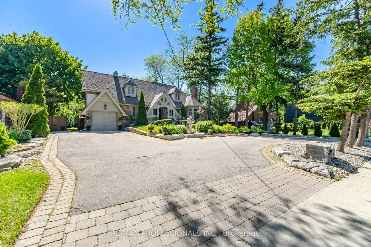 29, Mattice, Islington-City Centre West, Toronto