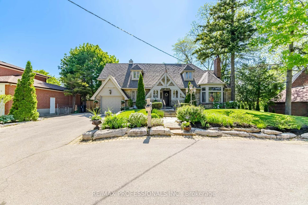 29, Mattice, Islington-City Centre West, Toronto