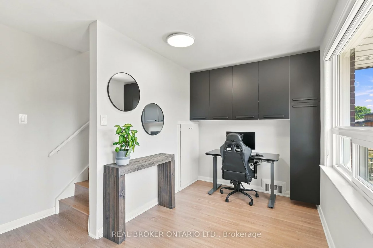 7, Allison, Stonegate-Queensway, Toronto