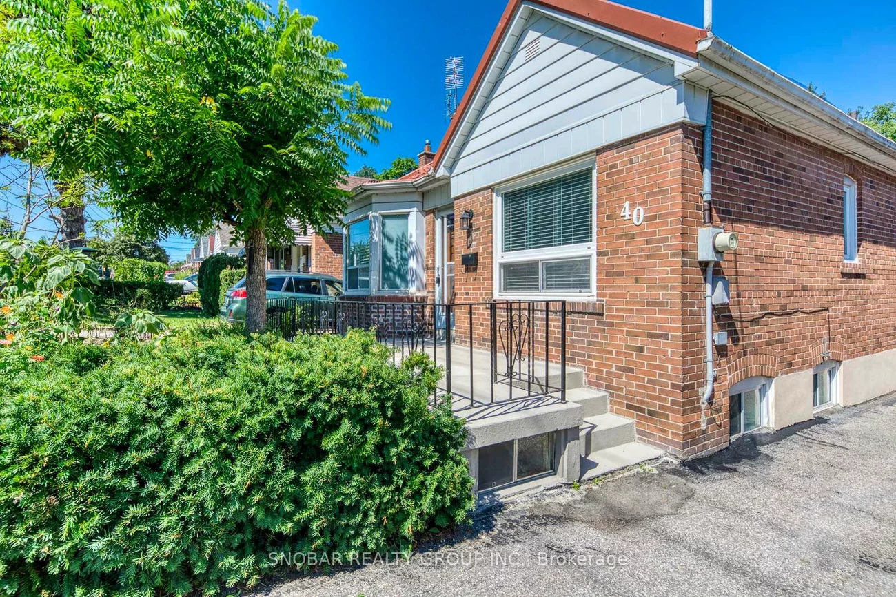 40, Dixon, Humber Heights, Toronto