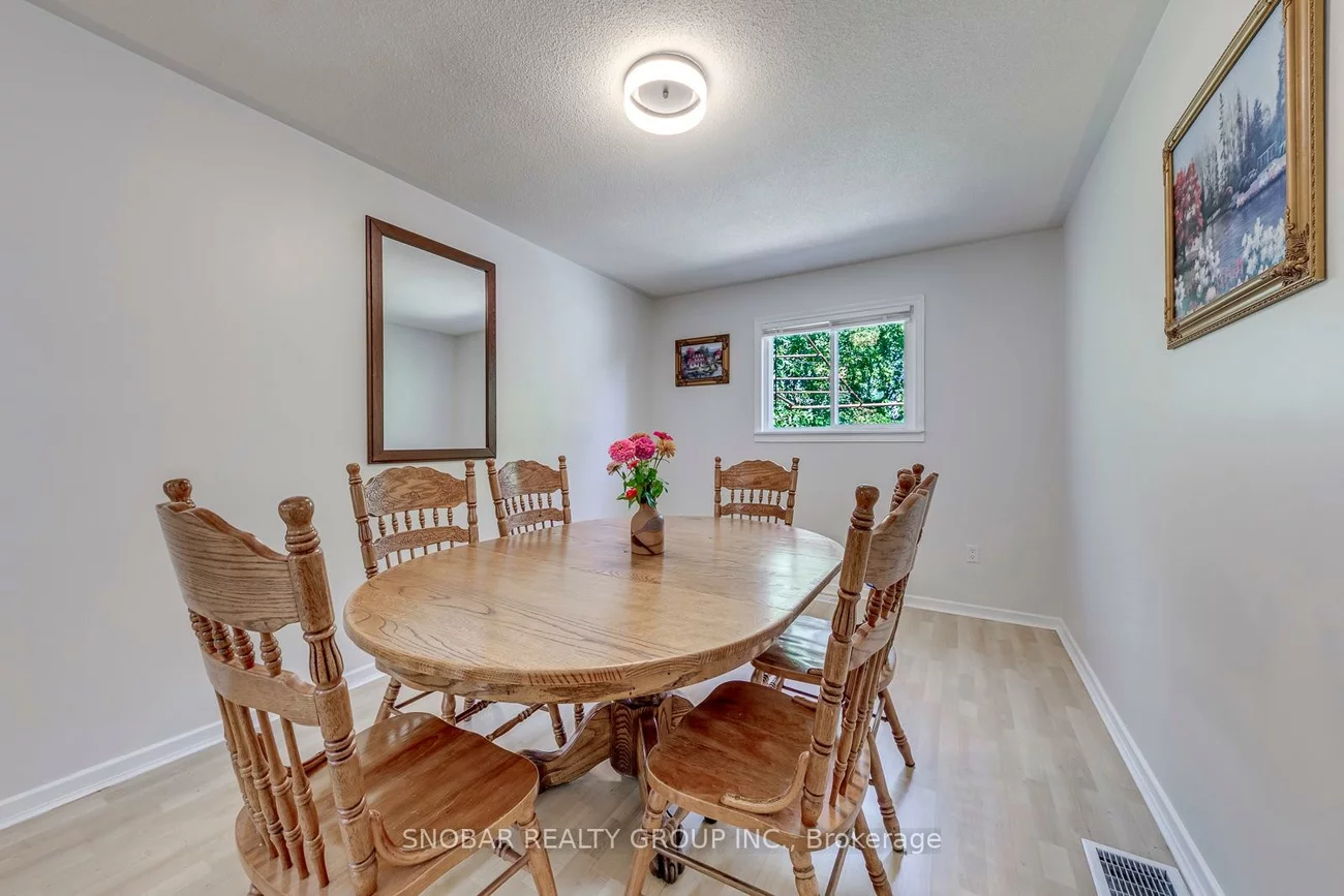 40, Dixon, Humber Heights, Toronto