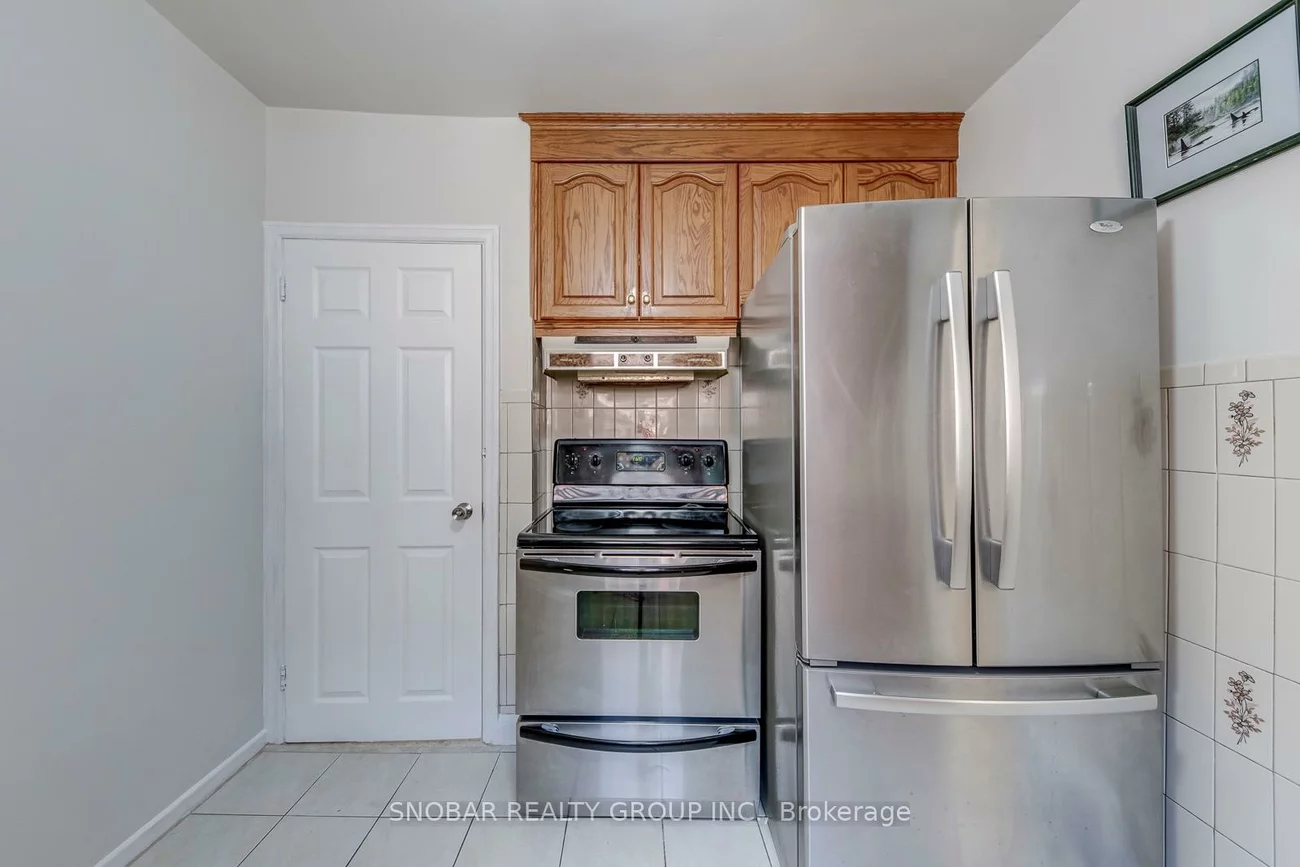 40, Dixon, Humber Heights, Toronto