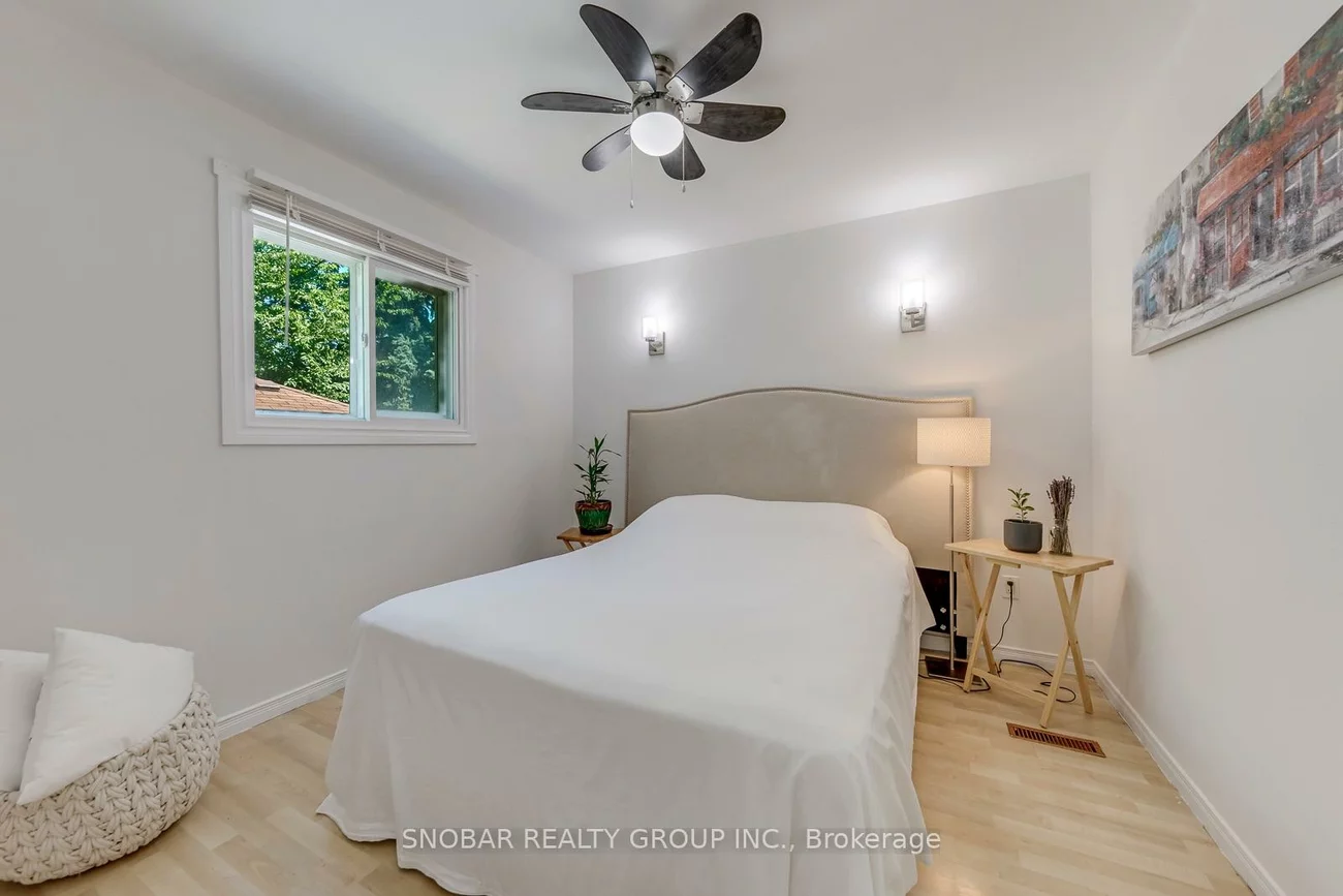 40, Dixon, Humber Heights, Toronto