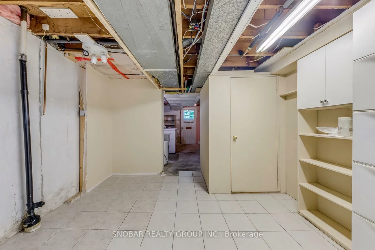 40, Dixon, Humber Heights, Toronto