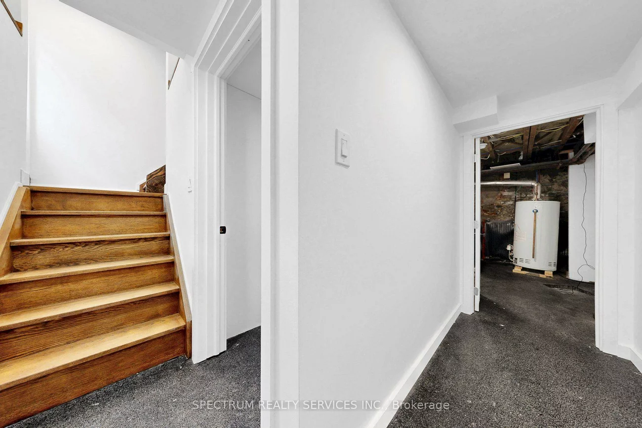 86, Church, Weston, Toronto