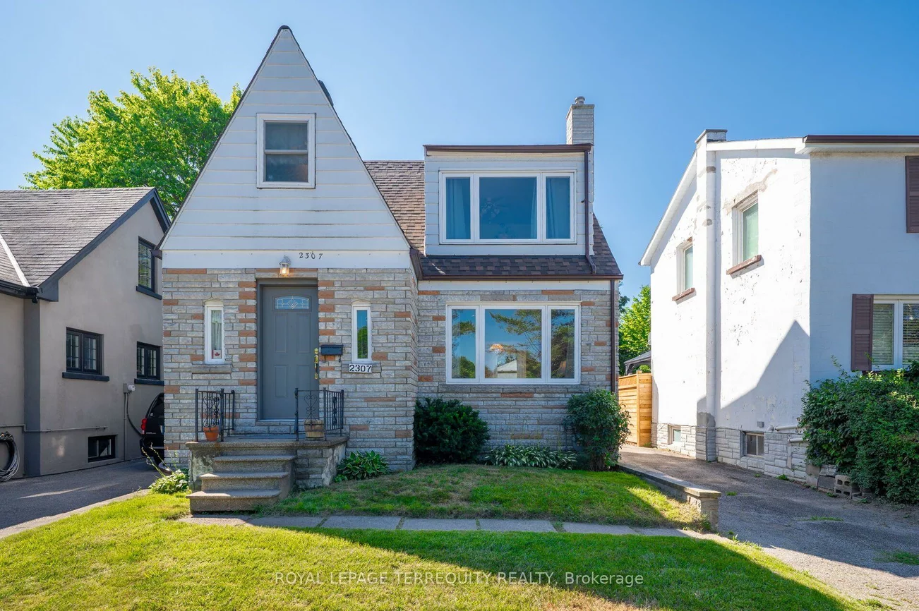 2307, Lawrence, Humber Heights, Toronto