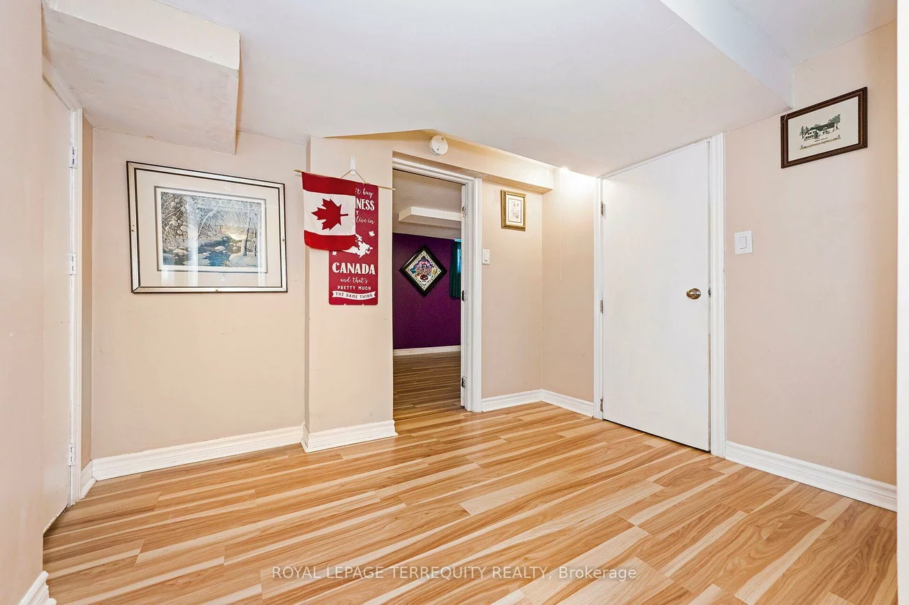 2307, Lawrence, Humber Heights, Toronto