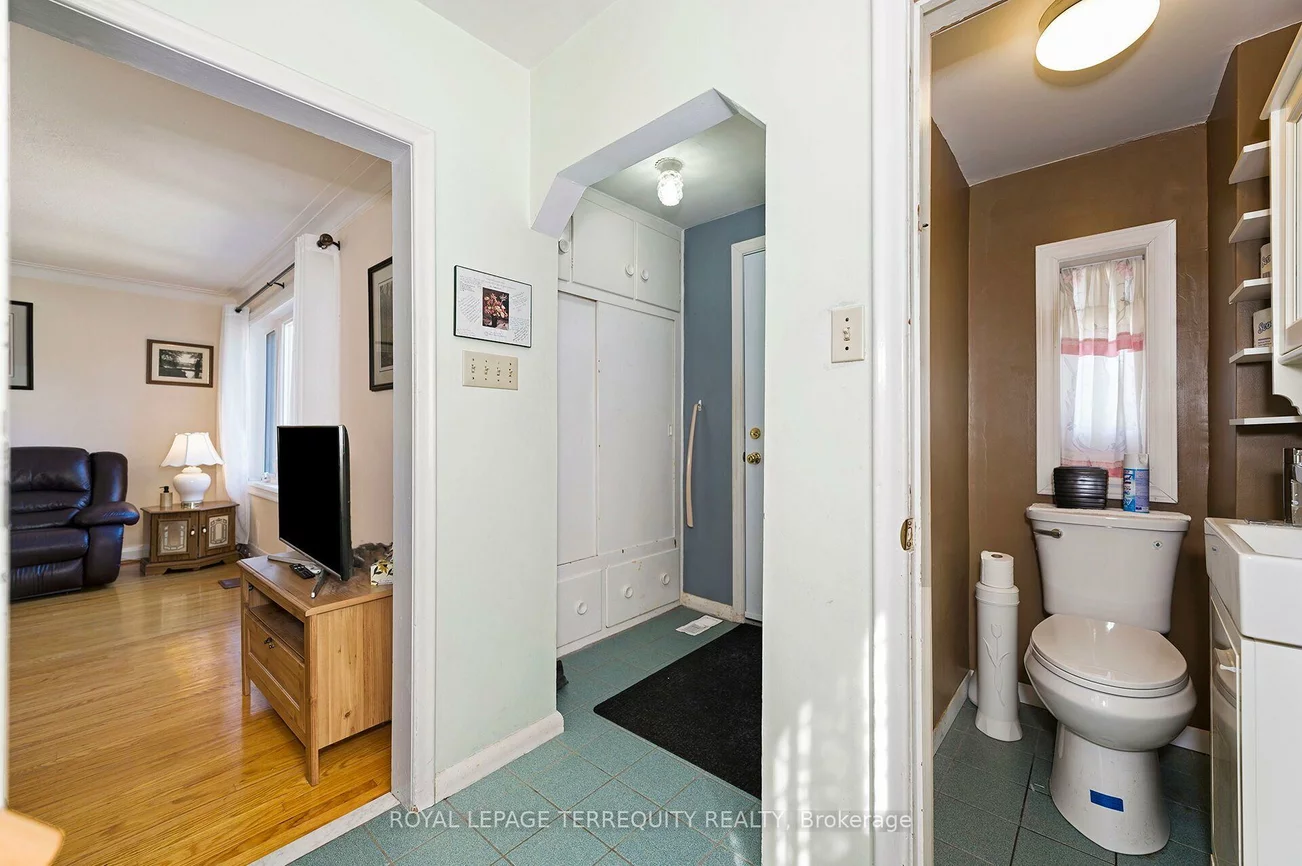 2307, Lawrence, Humber Heights, Toronto