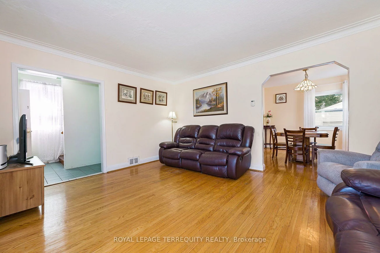 2307, Lawrence, Humber Heights, Toronto