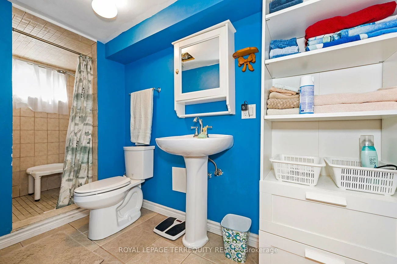 2307, Lawrence, Humber Heights, Toronto
