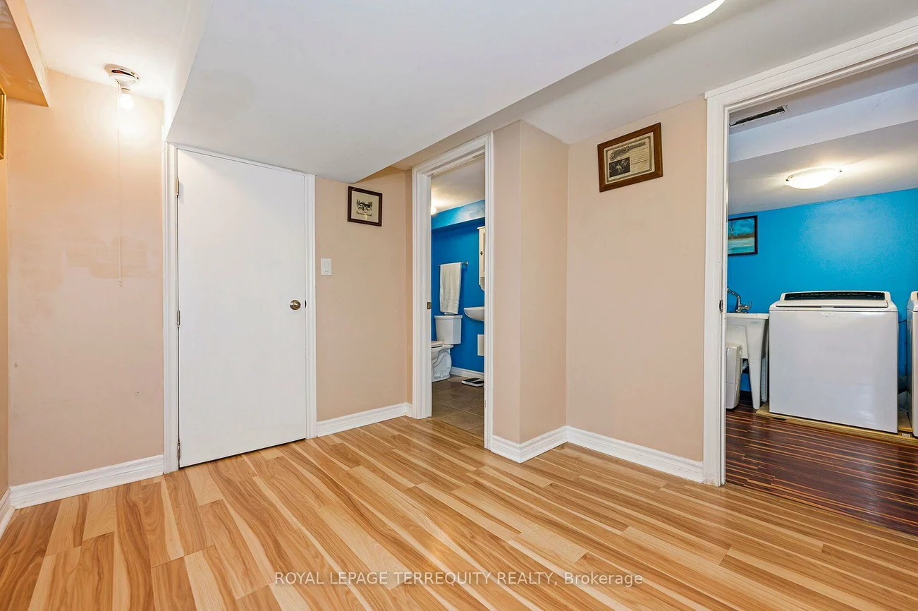 2307, Lawrence, Humber Heights, Toronto