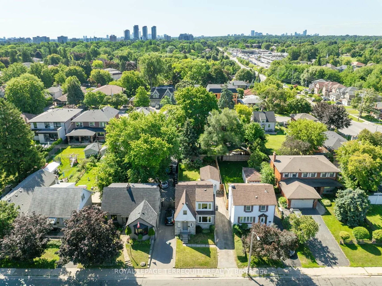 2307, Lawrence, Humber Heights, Toronto