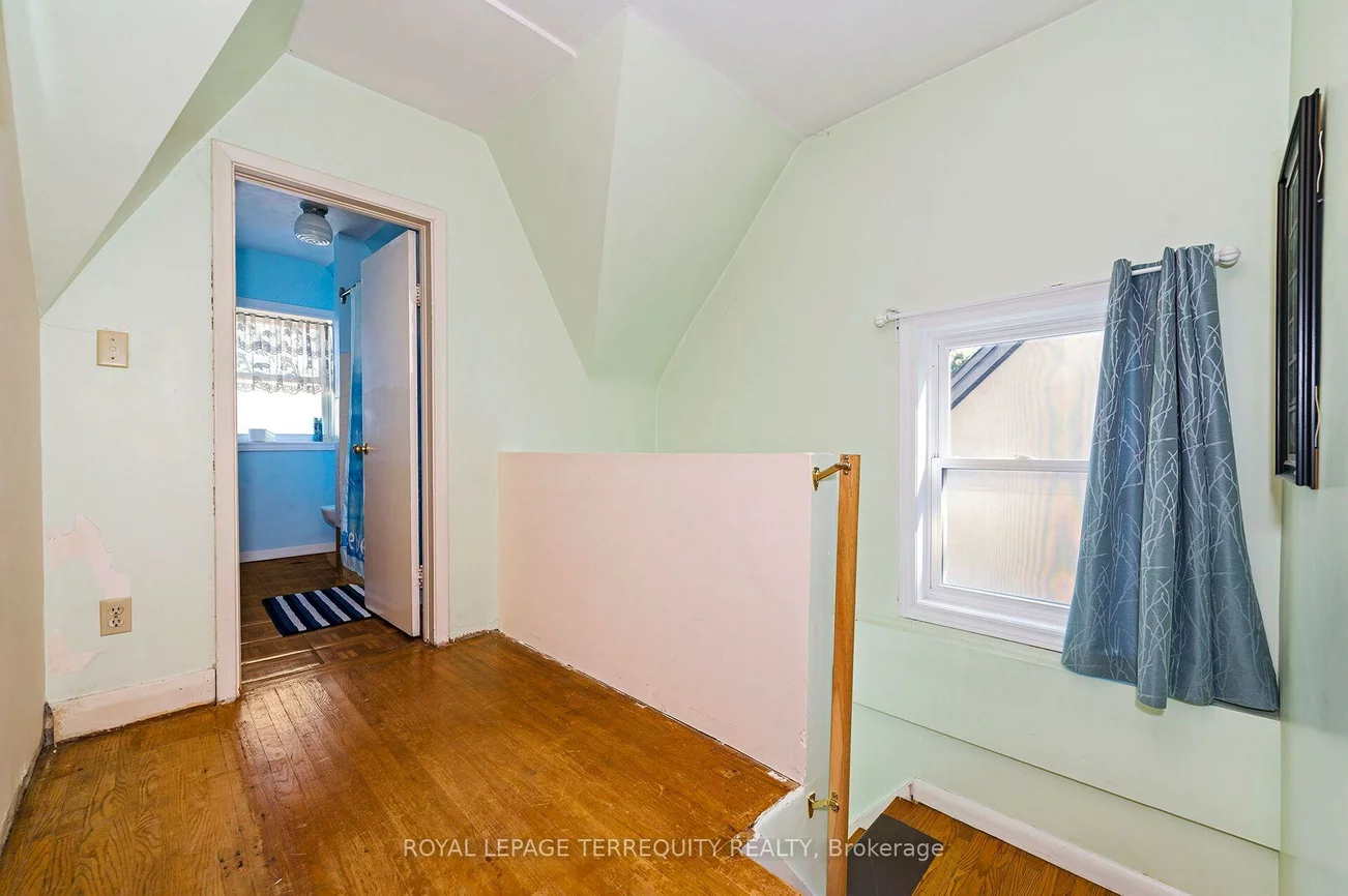 2307, Lawrence, Humber Heights, Toronto