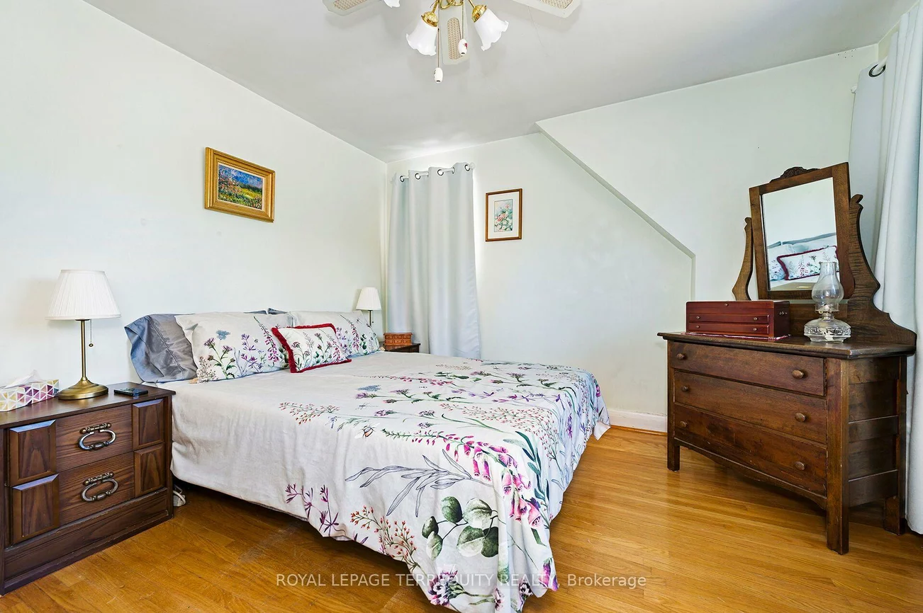 2307, Lawrence, Humber Heights, Toronto
