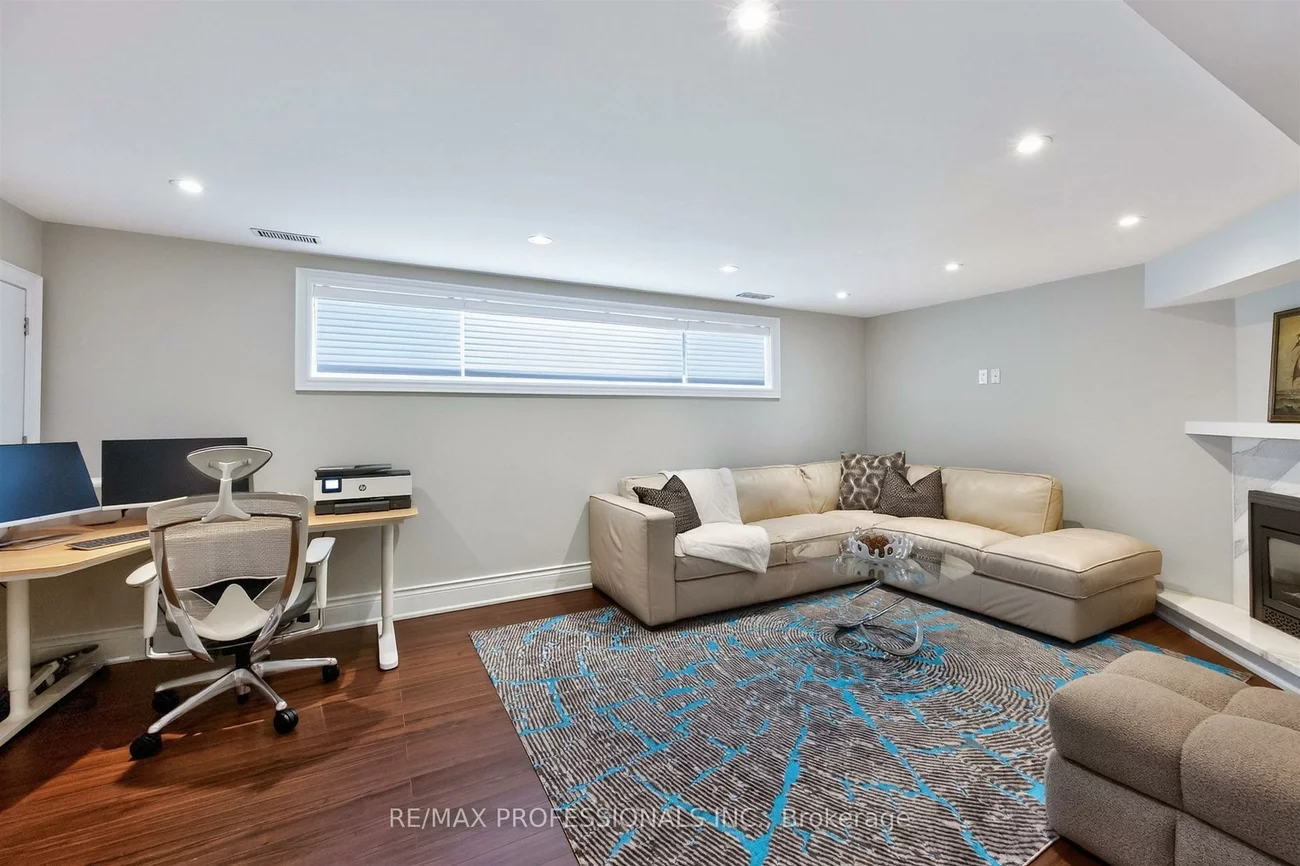 57, Merrygale, Eringate-Centennial-West Deane, Toronto