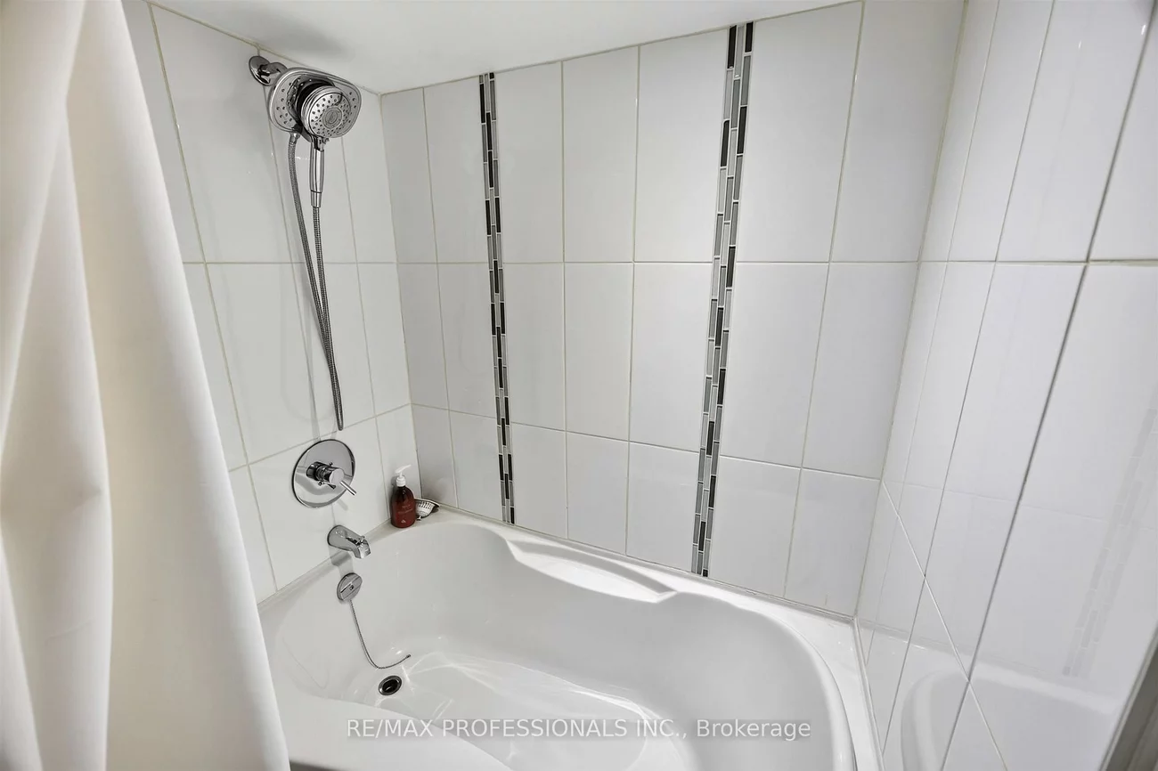 57, Merrygale, Eringate-Centennial-West Deane, Toronto