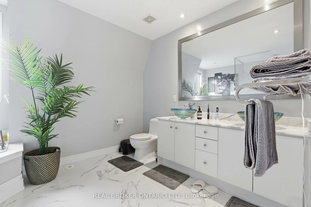 39, Lobo Mews, Islington-City Centre West, Toronto