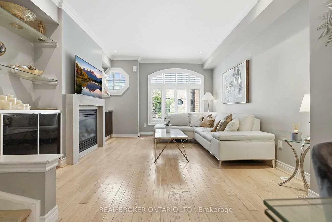 39, Lobo Mews, Islington-City Centre West, Toronto