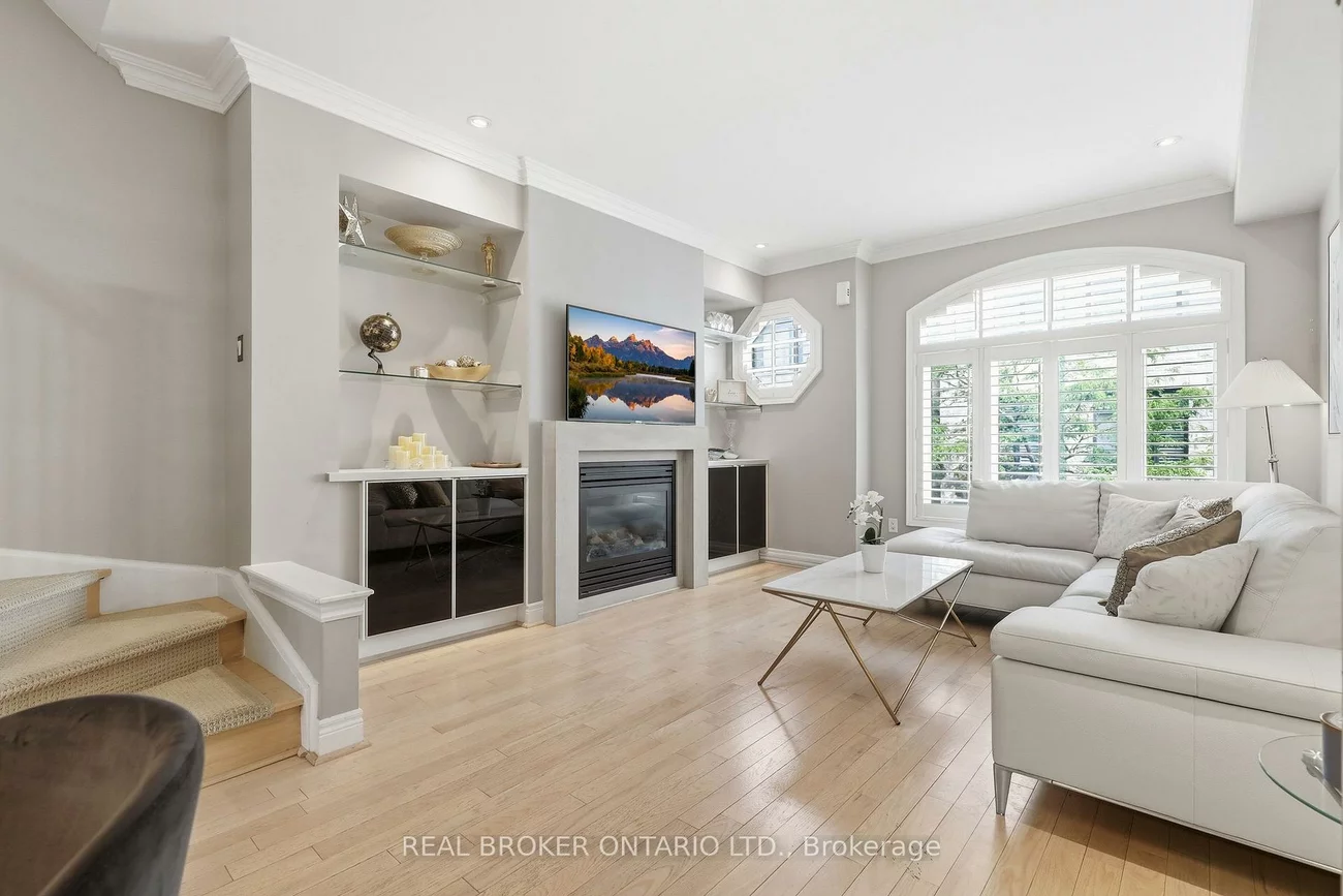 39, Lobo Mews, Islington-City Centre West, Toronto