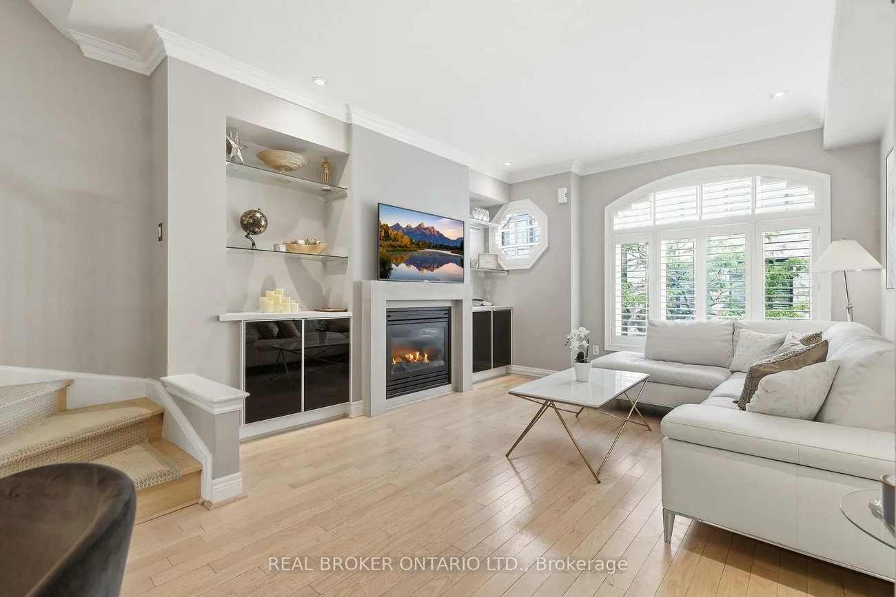 39, Lobo Mews, Islington-City Centre West, Toronto