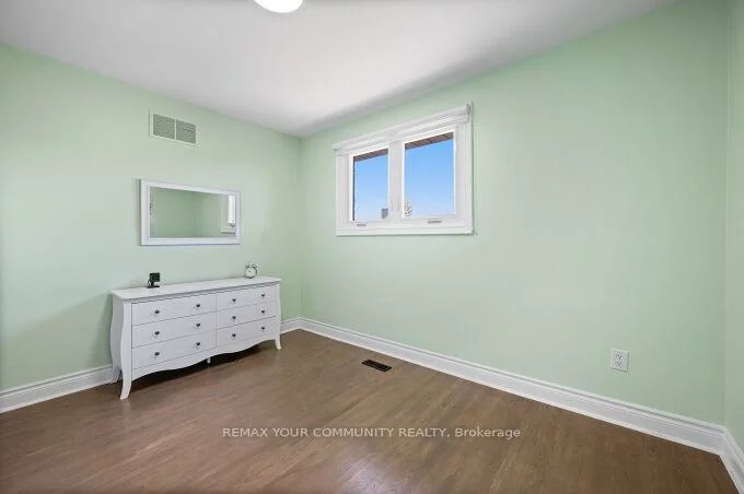 19, Hamer, Kingsview Village-The Westway, Toronto