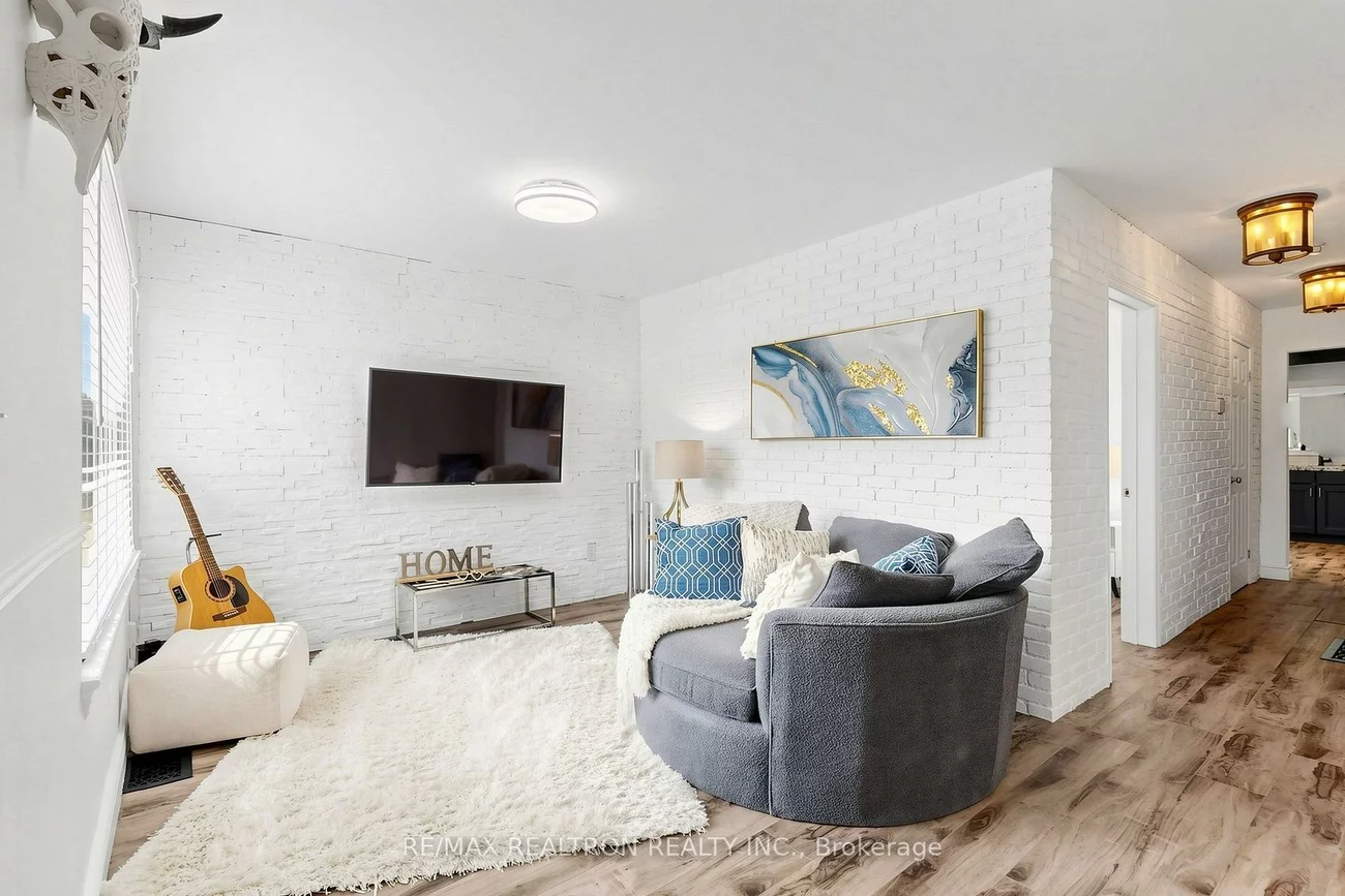 8, Villa, Long Branch, Toronto