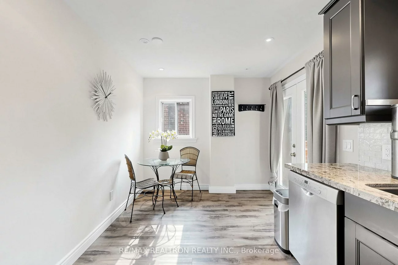 8, Villa, Long Branch, Toronto