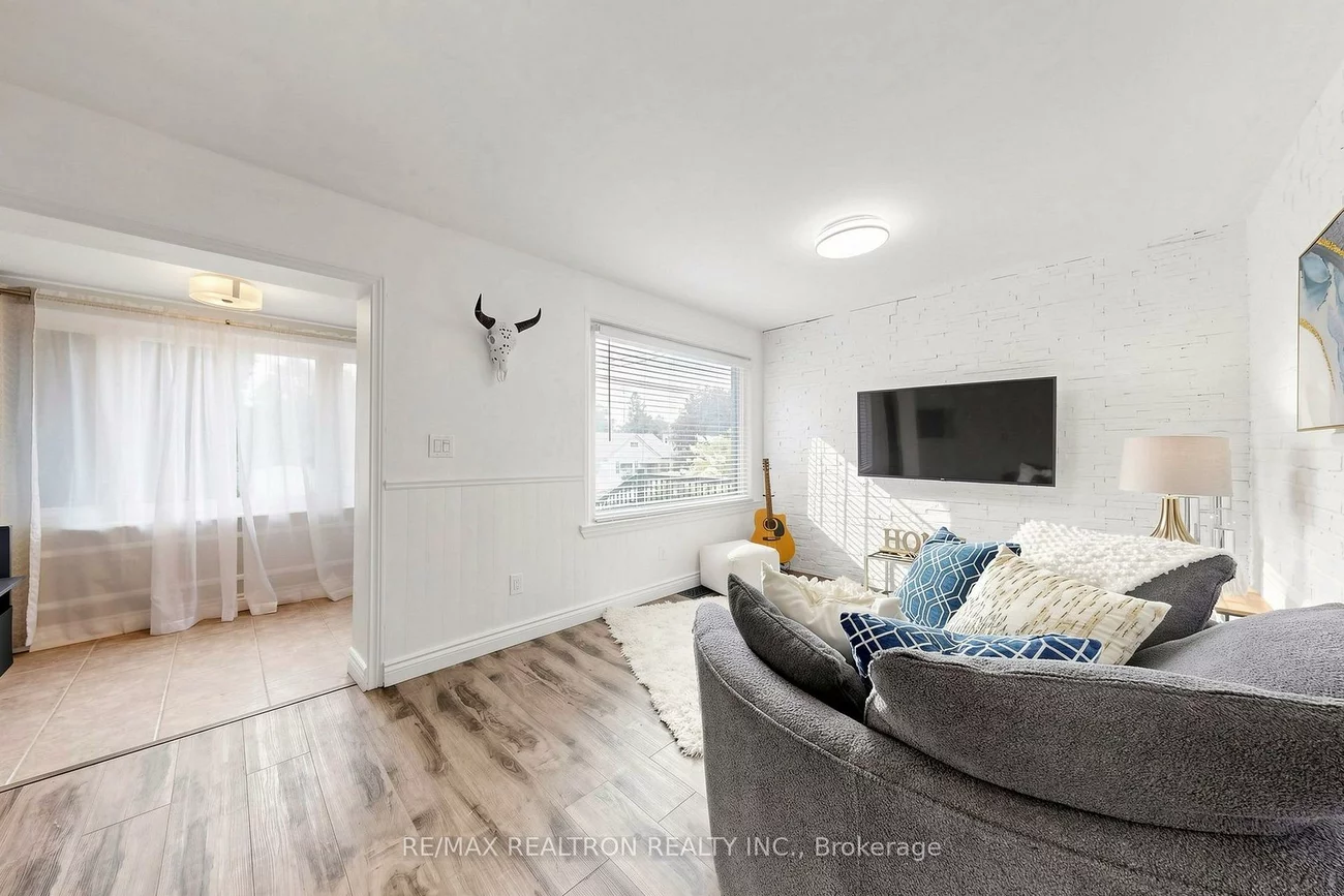 8, Villa, Long Branch, Toronto