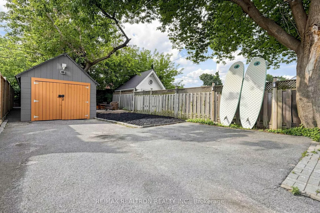 8, Villa, Long Branch, Toronto