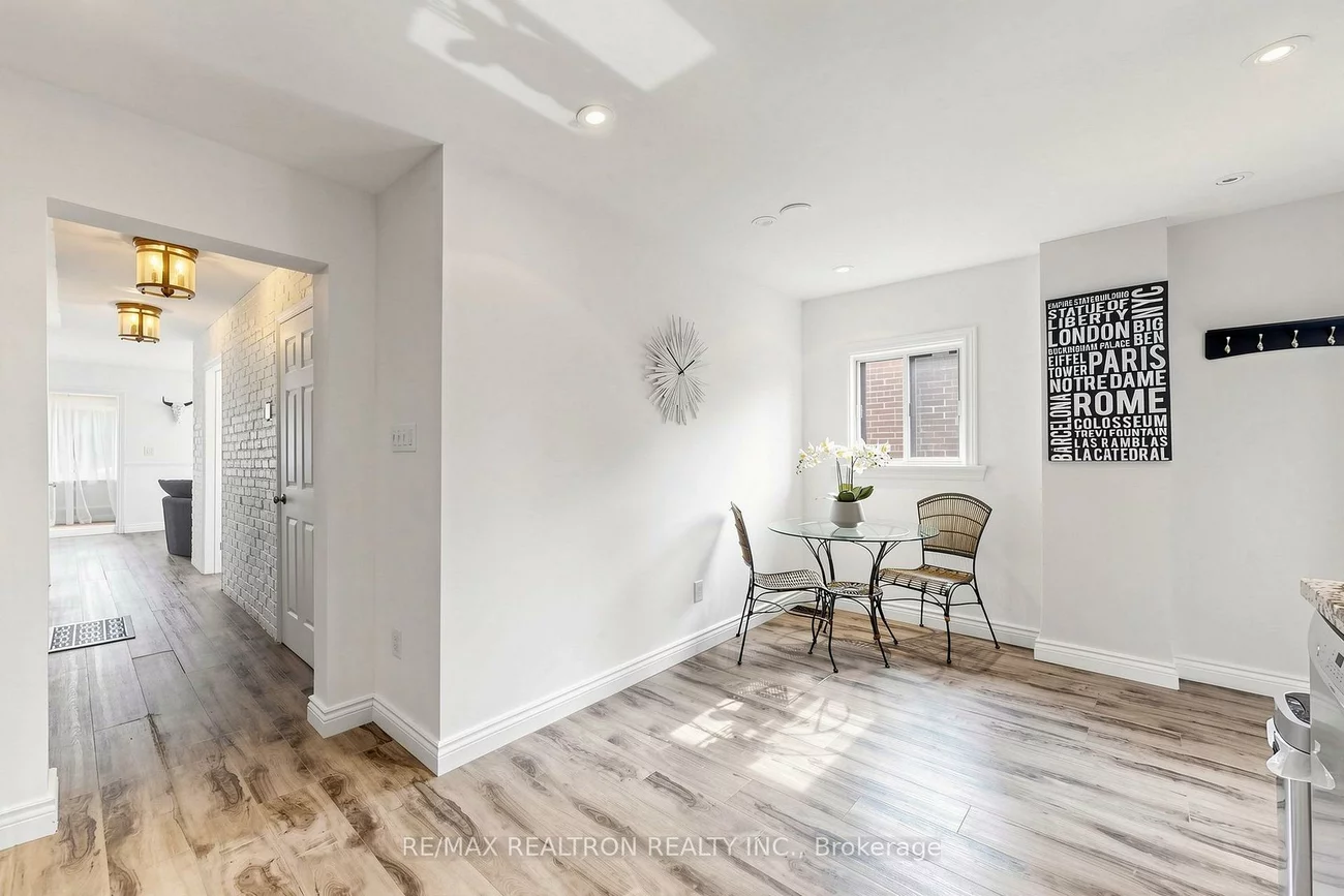 8, Villa, Long Branch, Toronto