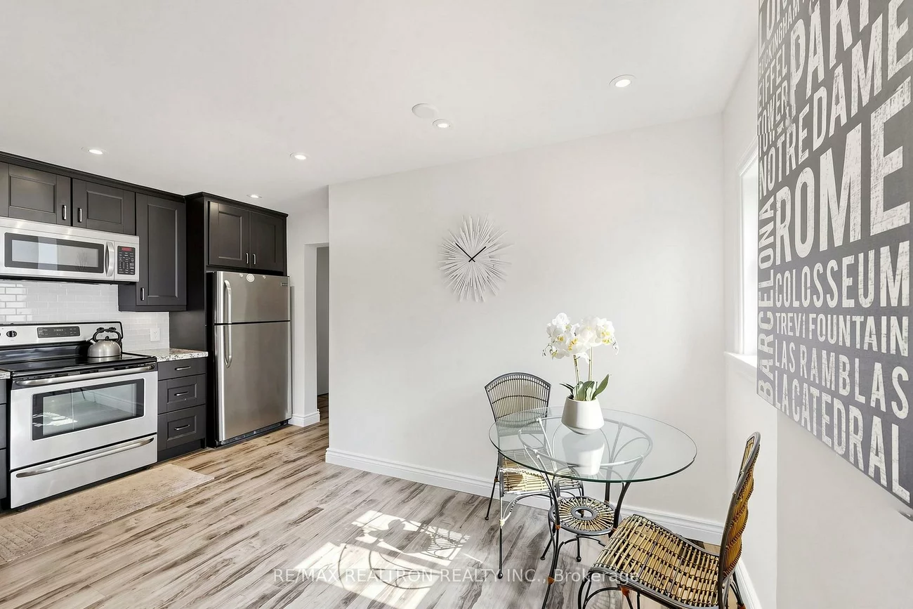 8, Villa, Long Branch, Toronto