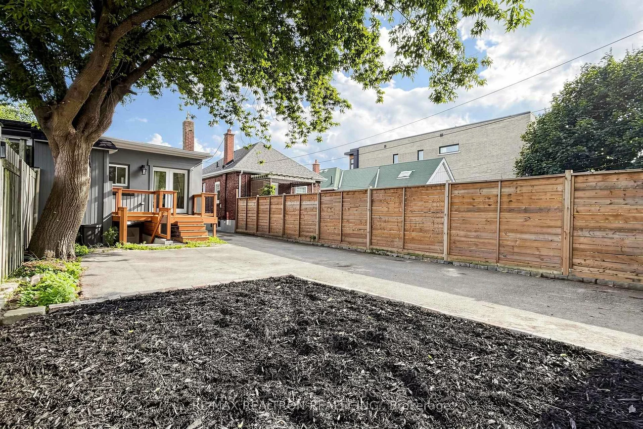 8, Villa, Long Branch, Toronto