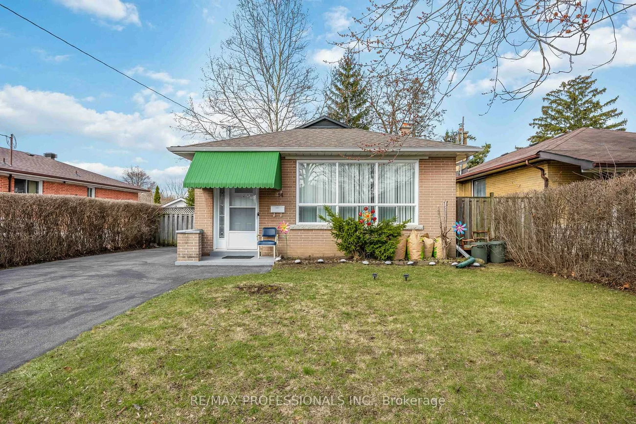 14, Dashwood, Thistletown-Beaumonde Heights, Toronto